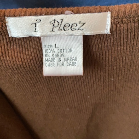 Outfit - Picture 3 of 5